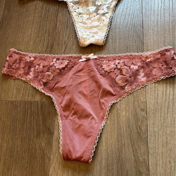 NWOT Bundle of 3 Victoria’s Secret Body by Victoria Thongs, Size Small - Picture 5 of 7